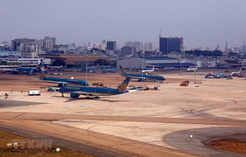 Máy bay của các hãng hàng không đậu tại sân bay Tân Sơn Nhất. (Ảnh: Ngọc Hà/TTXVN)