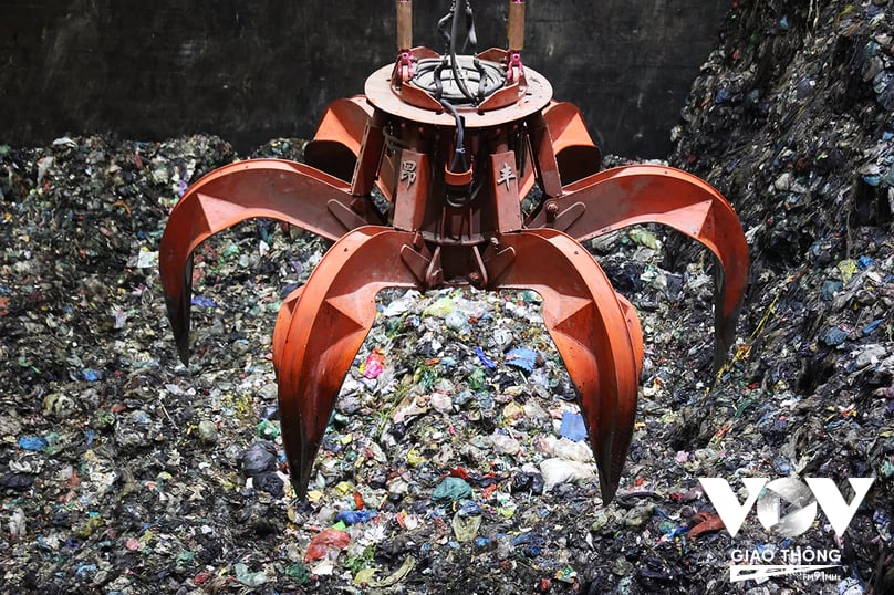 Đây được xem là nhà máy điện rác lớn nhất Việt Nam với công suất 4.000 tấn rác khô, tương đương gần 5.000 tấn rác tươi mỗi ngày. Đây được coi là lời giải cho bài toán xử lý rác của thủ đô và nhiều tỉnh, thành trên cả nước khi thực tế, các bãi chôn lấp rác đã gần đầy và gây ô nhiễm môi trường nghiêm trọng ở nhiều nơi./.
