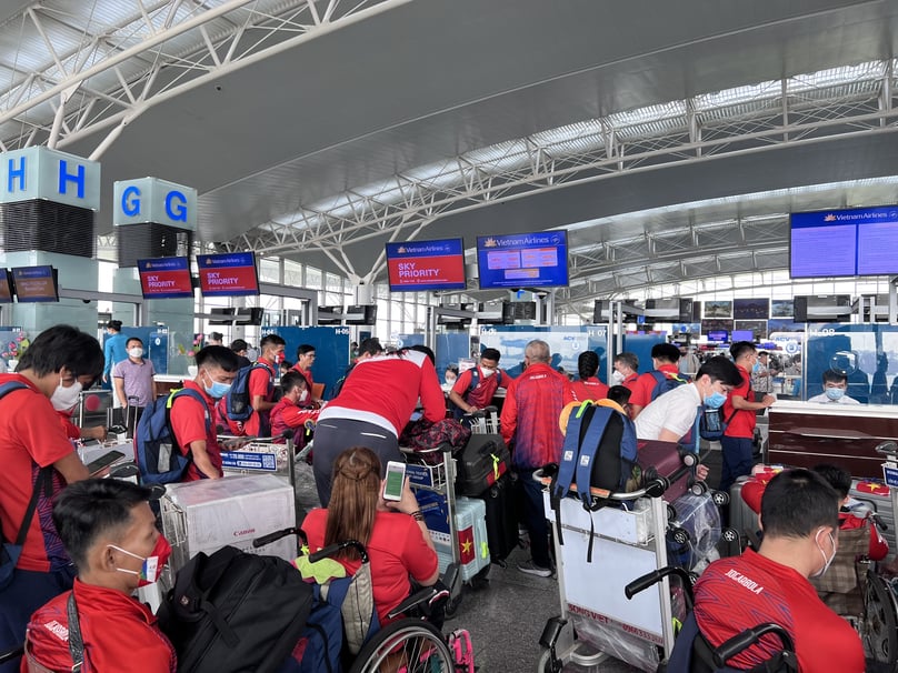 Vietnam Airlines bố trí các quầy làm thủ tục riêng cho hành khách và hành lý của đoàn
