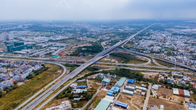 Xây dựng cao tốc góp phần thúc đẩy phát triển kinh tế khu vực Đồng bằng Sông Cửu Long (ảnh minh hoạ: vov.vn)