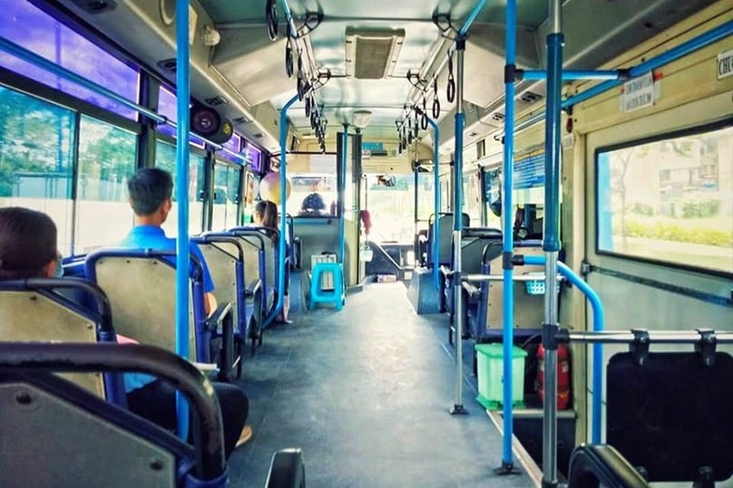6 tháng đầu năm 2022, khối lượng vận chuyển hành khách bằng xe buýt có trợ giá ước đạt 30,8 triệu lượt (giảm 20,5% so với cùng kỳ). Ảnh: Lao động