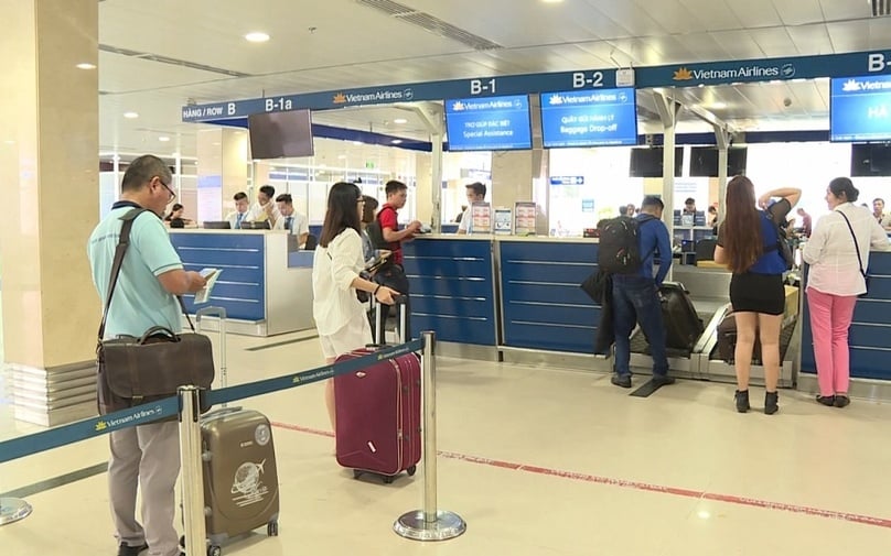 Hành khách ký gửi hành lý tại một sân bay nội địa - Ảnh Thanh Niên