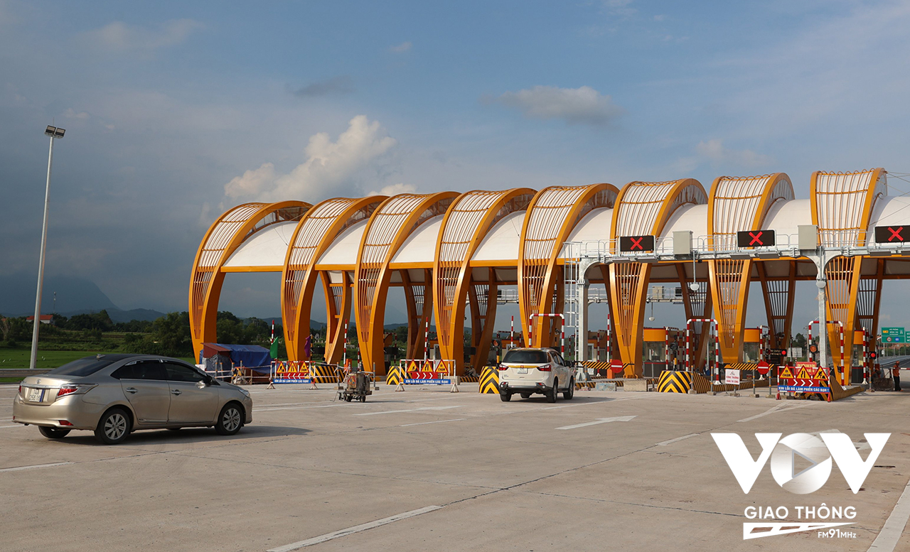 Sau khi thông tuyến, cao tốc Vân Đồn – Móng Cái sẽ kết nối đồng bộ, hiện đại, liên thông, tổng thể với cao tốc Lào Cai - Hà Nội - Hải Phòng - Hạ Long - Vân Đồn, tạo thành tuyến cao tốc dài nhất Việt Nam (gần 600 km).