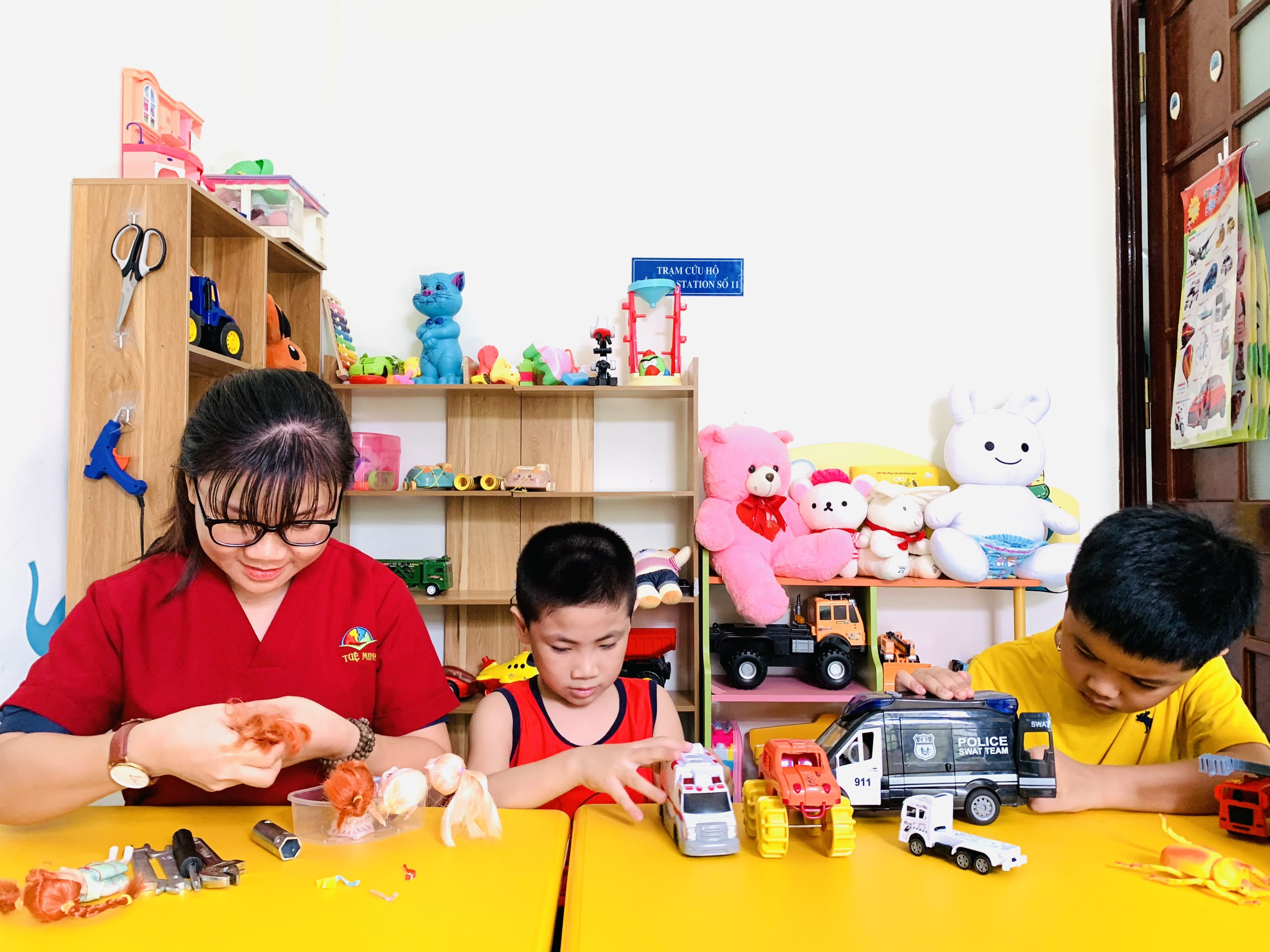 Những đồ chơi cũ được Trạm cứu hộ đồ chơi Đà Nẵng chọn lọc, sửa chữa để gửi tới các em nhỏ có hoàn cảnh khó khăn