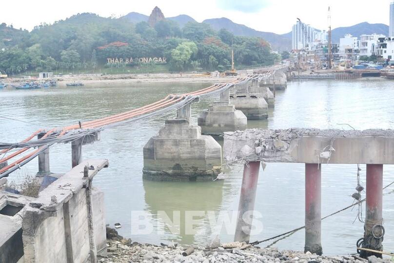 Cầu cũ Xóm Bóng đã được nhà thầu hoàn thành phá dỡ xong từ tháng 7 năm 2022. Ảnh: Quang Toàn/BNEWS/TTXVN