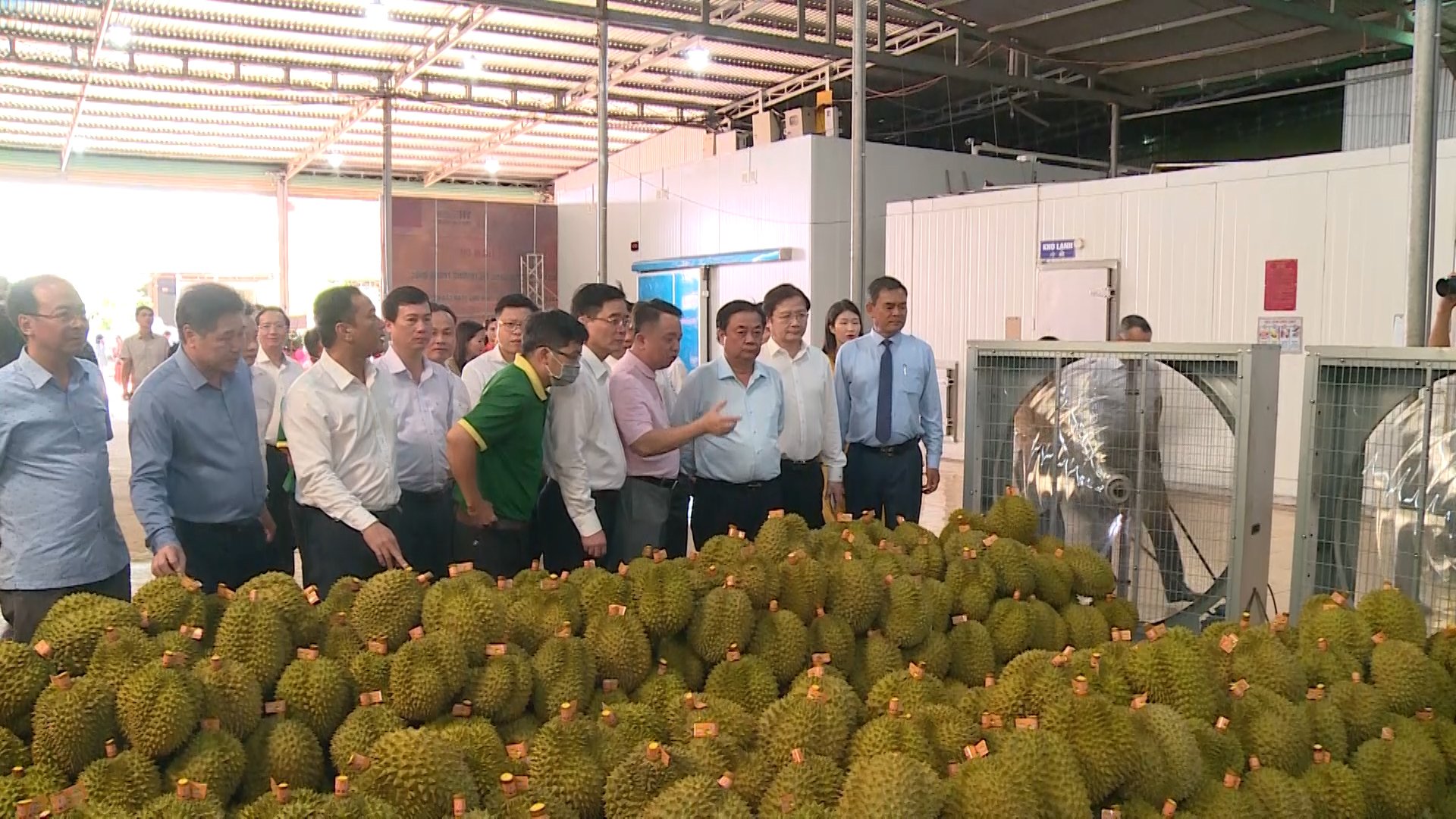 Bộ trưởng Lê Minh Hoan cho biết, âđy là cơ hội quý giá đối với trái sầu riêng tươi và tiếp tục hứa hẹn kết quả đàm phán tích cực để mở cửa thị trường cho các mặt hàng nông sản khác của Việt Nam trong thời gian tới