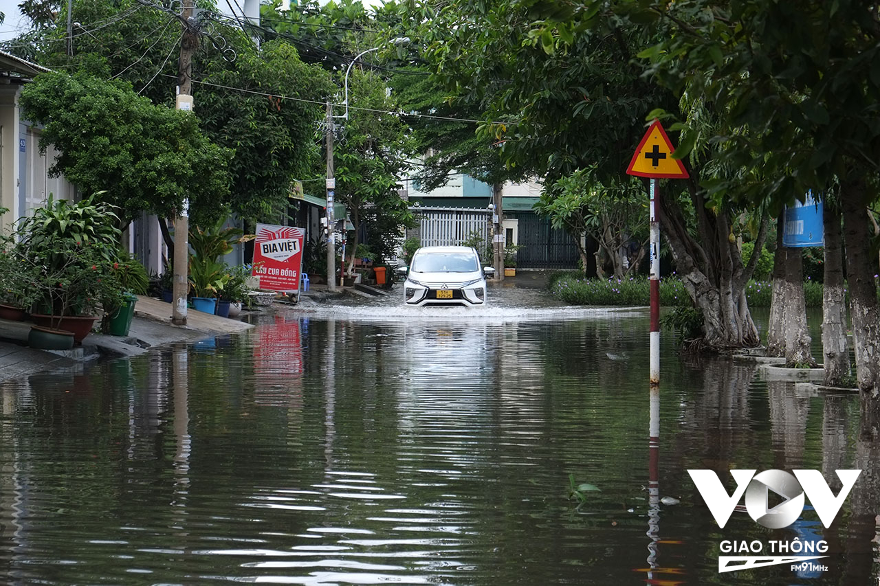 Cảnh ngập tại quận Bình Tân sau một trận mưa lớn