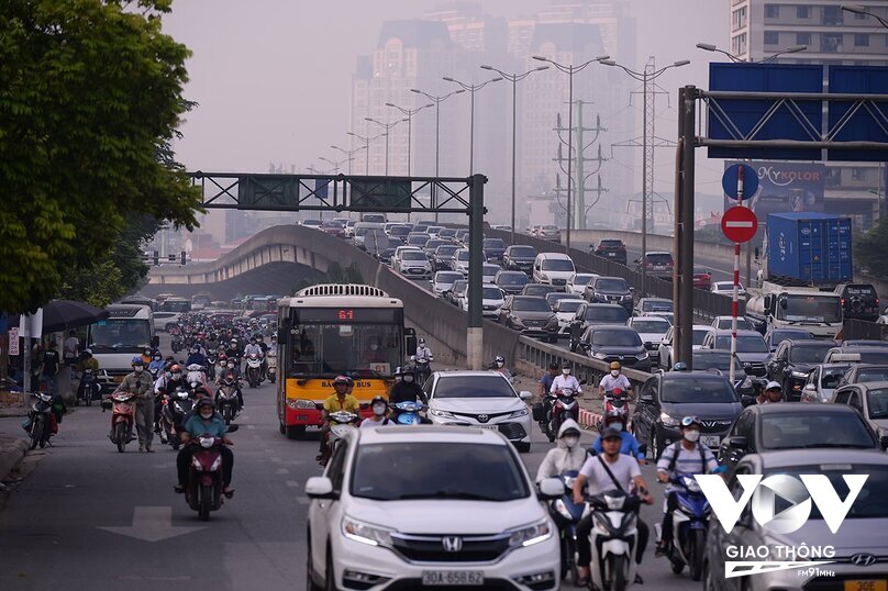 Việc các phương tiện gặp sự cố khi lưu thông trên cầu Thanh Trì và đường vành đai 3 cũng là một trong những nguyên nhân gây ùn tắc giao thông (Ảnh minh họa: Hải Bằng/VOVGT)
