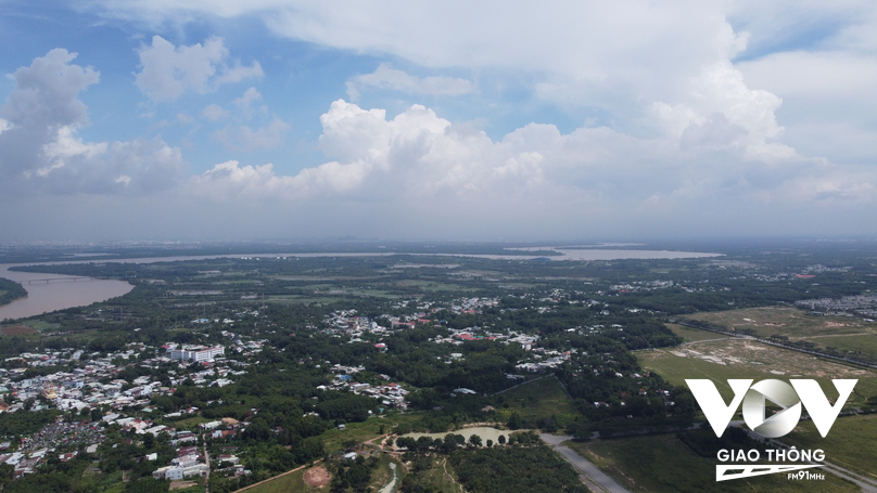 Đôi bờ huyện Nhơn Trạch (Đồng Nai) và TP Thủ Đức (TPHCM) sau khi được kết nối bởi cầu Nhơn Trạch sẽ tạo tính kết nối các đô thị vệ tinh, mở rộng không gian phát triển quỹ đất, dịch vụ, thương mại, công nghiệp, logistics..cho cả 2 địa phương.