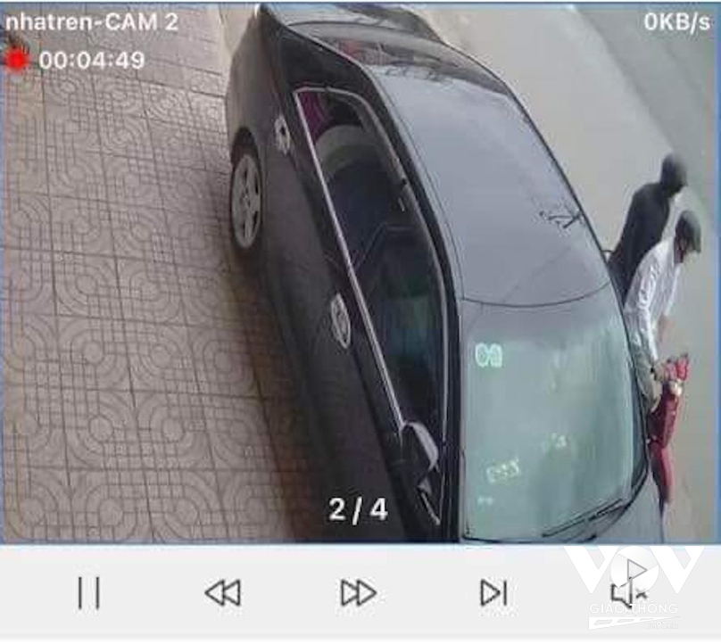 Hình ảnh 2 đối tượng gây ra vụ cướp được camera an ninh ghi lại