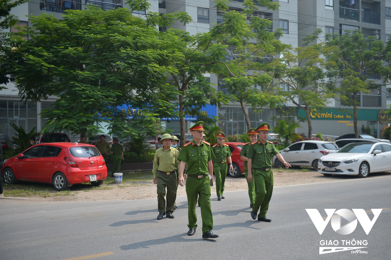 Lực lượng Đội Cảnh sát PCCC & CNCH - Công an huyện Mê Linh (Hà Nội), Công an xã Đại Thịnh, huyện Mê Linh thường xuyên phối hợp với lực lượng dân phòng phòng cháy, chữa cháy tại cơ sở tới các hộ dân trên địa bàn để tuyên truyền.