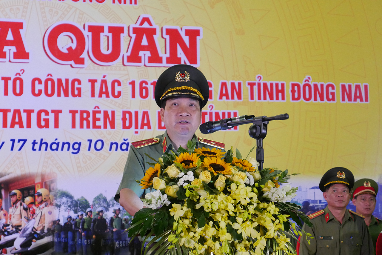 Giám đốc Công an tỉnh Đồng Nai – Nguyễn Sỹ Quang yêu cầu lực lượng 161 phải ngay lập tức triển khai các hoạt động tuần tra, kiểm soát, khép kín địa bàn ngay sau lễ ra quân.