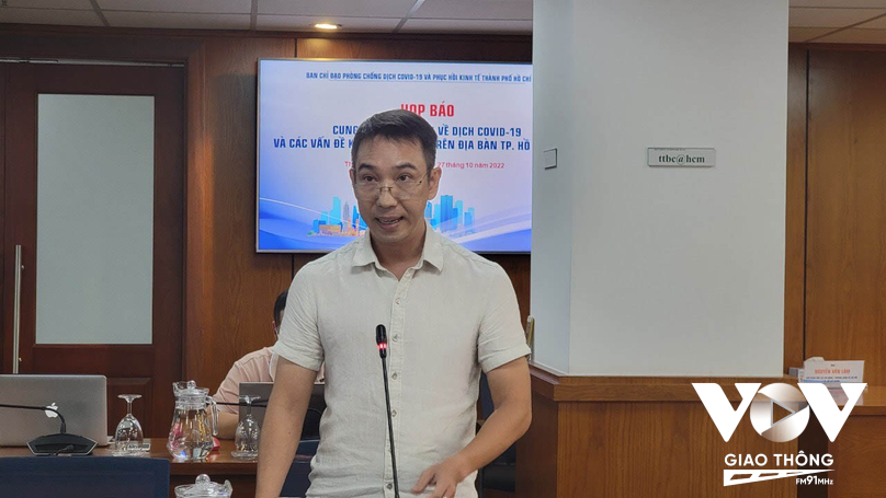 Ông Thái Hoàng Vũ (Phó Chánh Thanh tra Sở Tài Nguyên – Môi Trường TP.HCM) tại cuộc họp báo