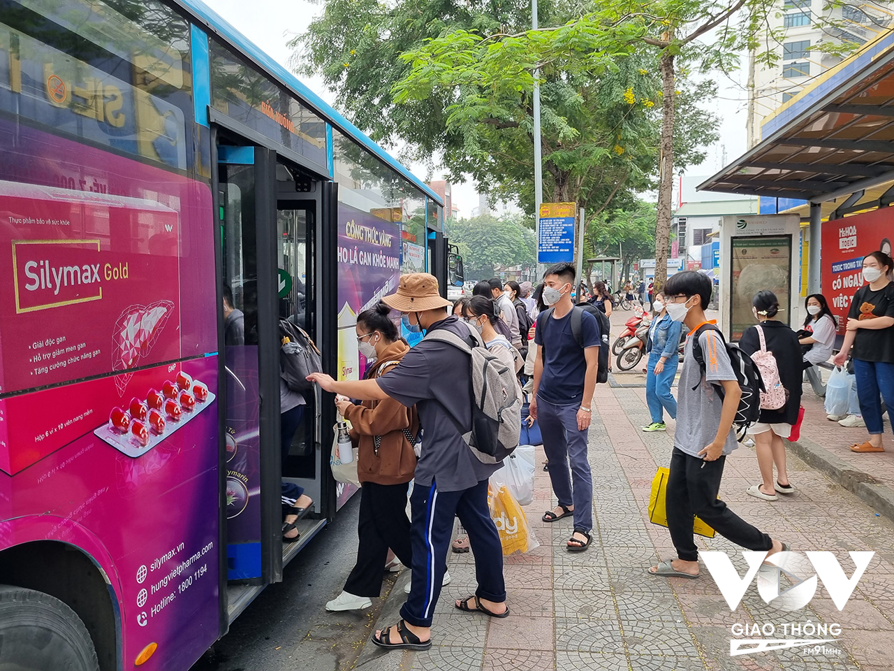 Theo Trung tâm Quản lý giao thông công cộng Hà Nội, lượng hành khách đi xe buýt trong tháng 10 là gần 24,5 triệu lượt, tăng gần 4 triệu lượt so với tháng 9, tương đương 18%