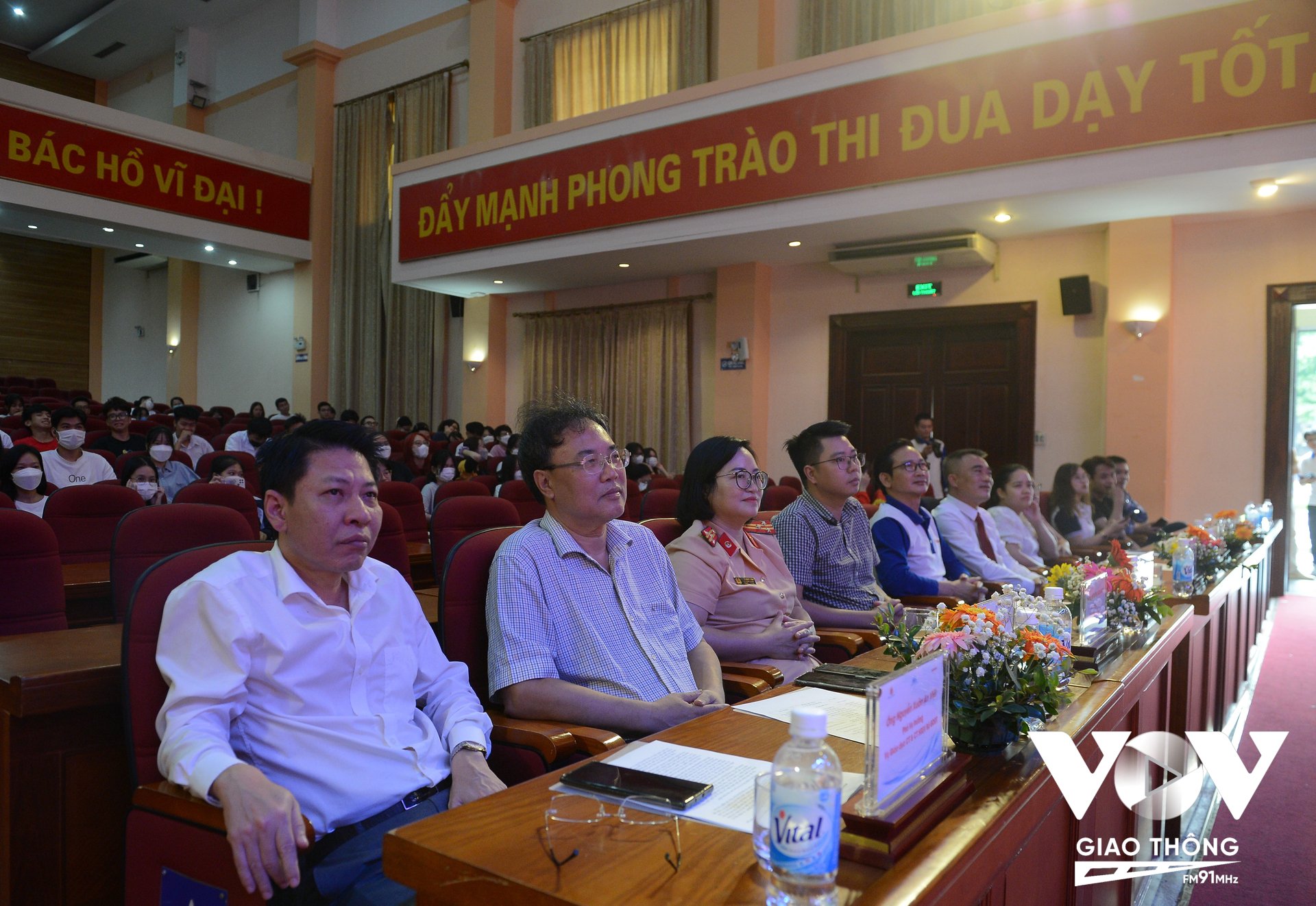Hội thi do Vụ Giáo dục Chính trị và Công tác học sinh sinh viên - Bộ GDĐT phối hợp cùng Ủy ban ATGT Quốc gia, Cục CSGT – Bộ Công an và Công ty Honda Việt Nam tổ chức.