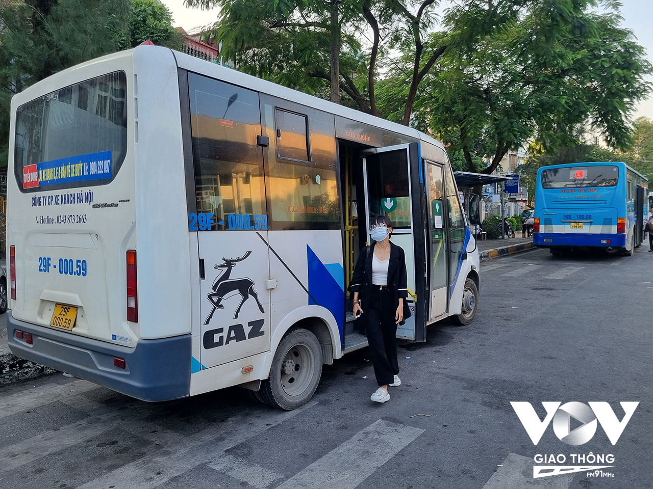 Hiện Hà Nội có 7 tuyết buýt mini với tổng cộng 73 phương tiện đang hoạt động. Lượng hành khách của buýt mini trong tháng 10 vừa qua tăng hơn 51.000 lượt so với tháng 9, tương đương 17%.