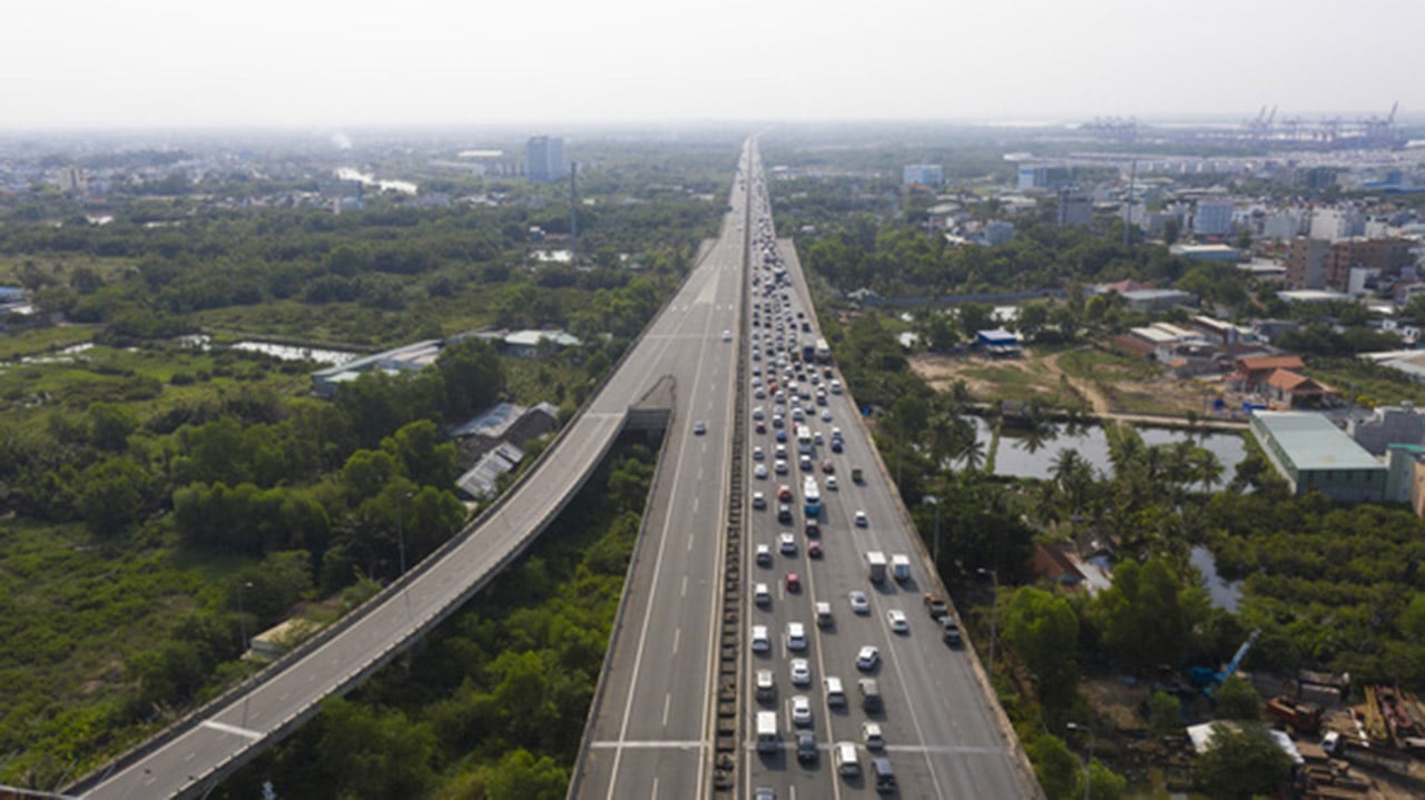 Bộ Giao thông vận tải đề nghị Thủ tướng giao VEC thực hiện dự án mở rộng 21km cao tốc TP.HCM - Long Thành - Dầu Giây - Ảnh: Tuổi Trẻ