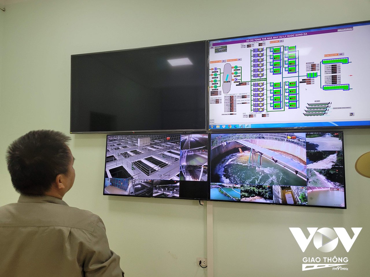 Theo Sở Xây dựng Hà Nội, thời gian tới mọi số liệu nhà máy nước sẽ được truyền về Trung tâm quản lý kỹ thuật hạ tầng mà thành phố vừa thành lập để giám sát, điều tiết