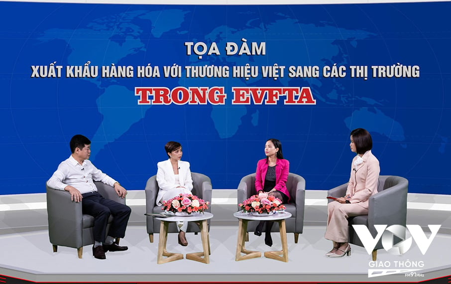 Toạ đàm Xuất khẩu hàng hoá với thương hiệu Việt sang các thị trường trong EVFTA do Tạp chí Công Thương tổ chức sáng nay (25/11) tại Hà Nội.