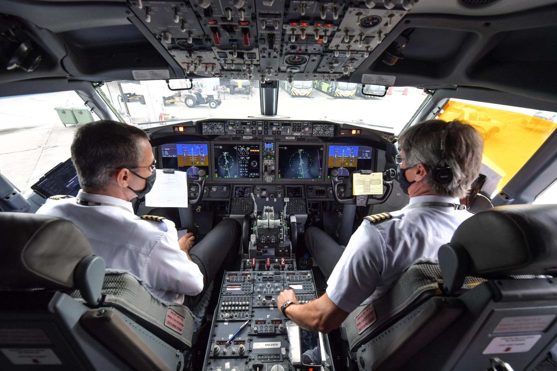 Ngành hàng không đang tìm cách vận hành các chuyến bay thương mại chỉ với 1 phi công. Ảnh minh họa: AFP