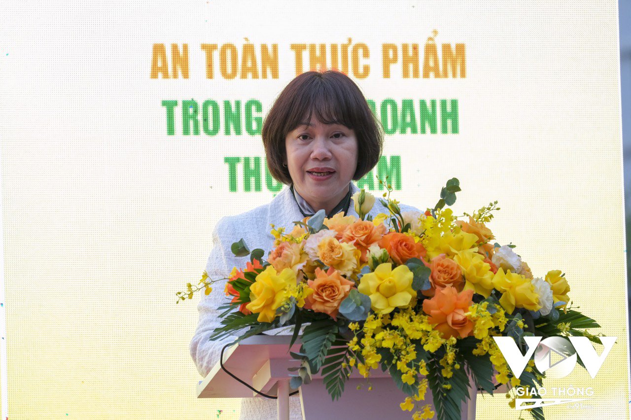 Bà Lê Việt Nga, Phó Vụ trưởng Vụ Thị trường trong nước (Bộ Công Thương) phát biểu tại sự kiện