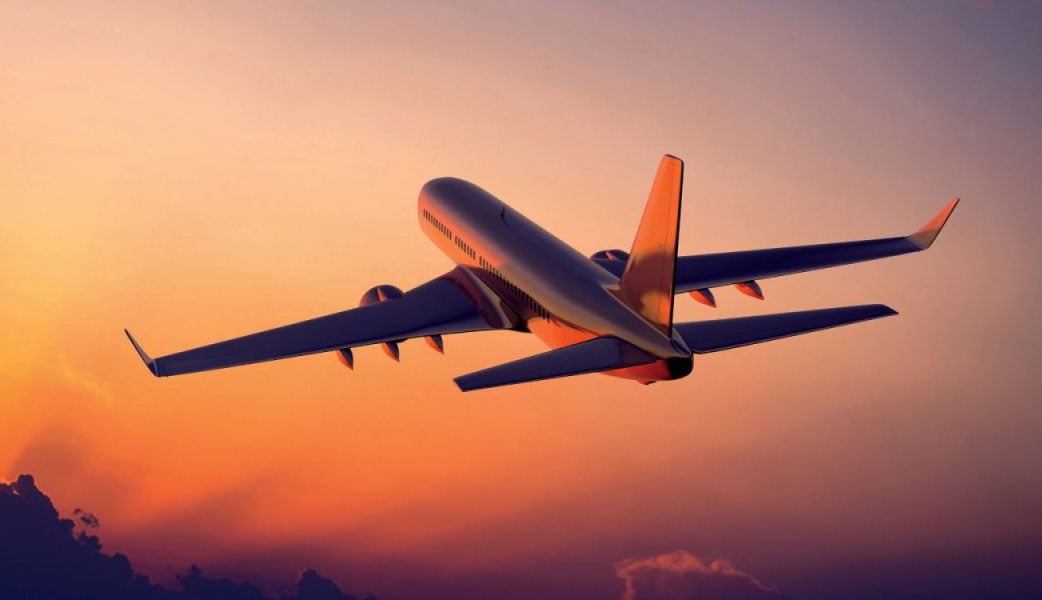 Bên cạnh những tín hiệu khả quan, tình trạng thiếu phi công và lưu lượng hành khách tăng trưởng nóng cũng khiến ngành hàng không gặp nhiều khó khăn - Ảnh destination-review