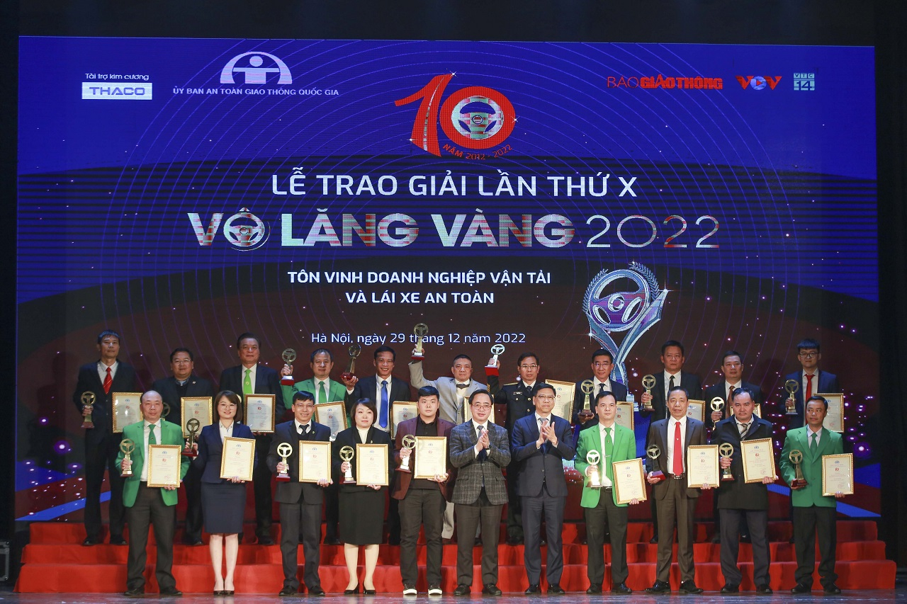 Lễ trao giải 'Vô lăng vàng' lần thứ 10 được tổ chức tại trụ sở Đài Tiếng nói Việt Nam (58 Quán Sứ, Hà Nội) tối ngày 29/12