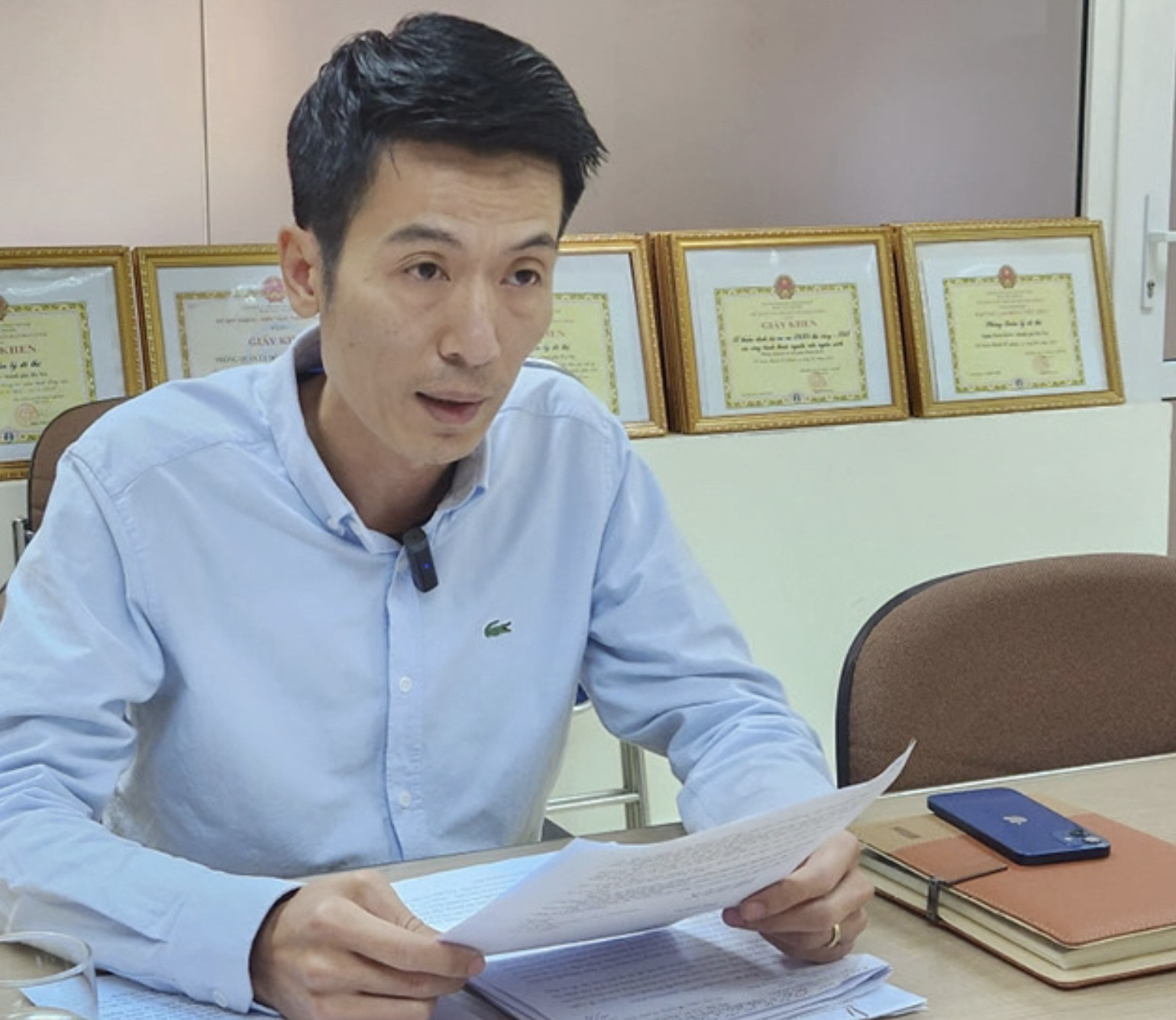 Ông Vũ Hoài Nam - Phó Trưởng phòng Quản lý Đô thị quận Hoàn Kiếm khất PV VOV Giao thông câu trả lời vì quá khó