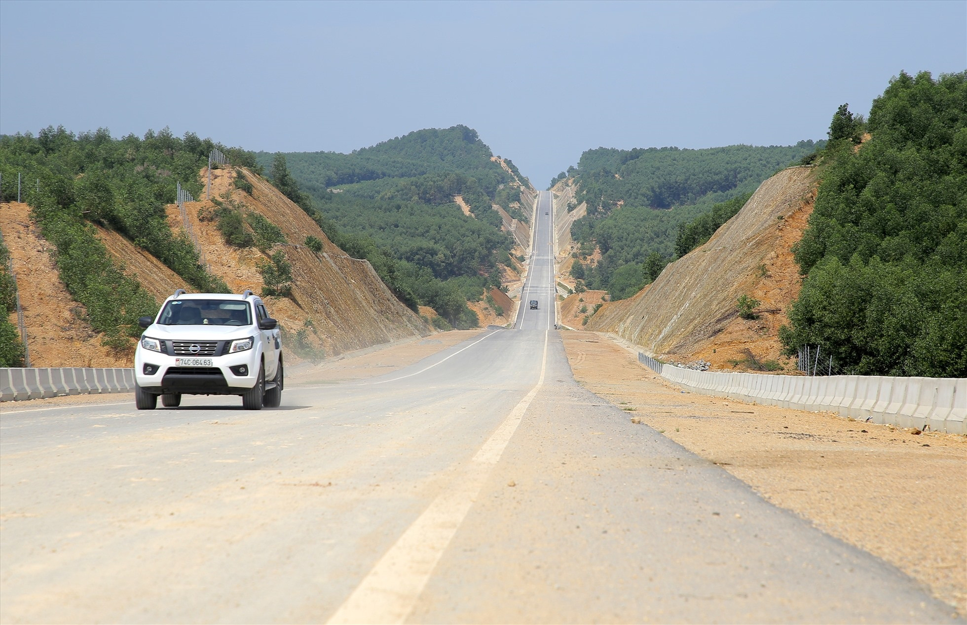Cao tốc Cam Lộ - La Sơn đoạn qua tỉnh Quảng Trị - Ảnh Lao Động