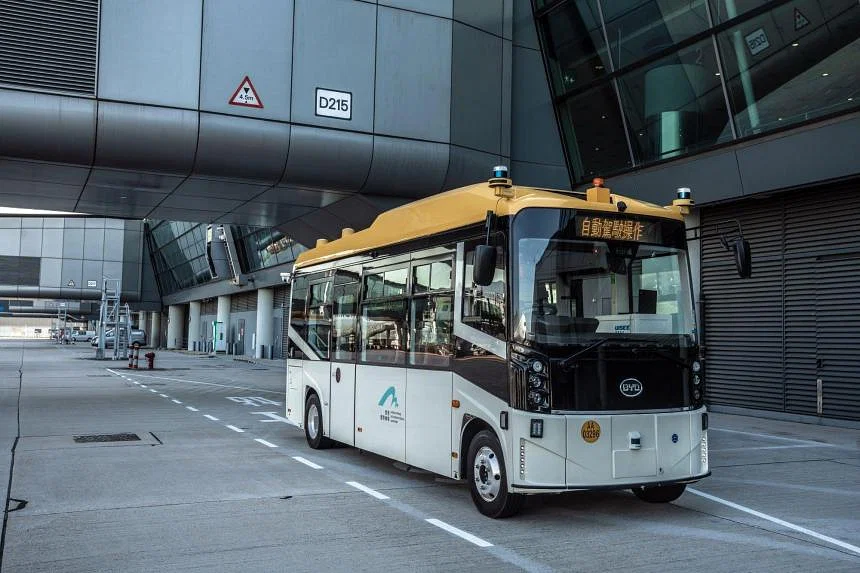Sân bay quốc tế Hongkong đã sẵn sàng sử dụng xe buýt không người lái. Ảnh: BLOOMBERG
