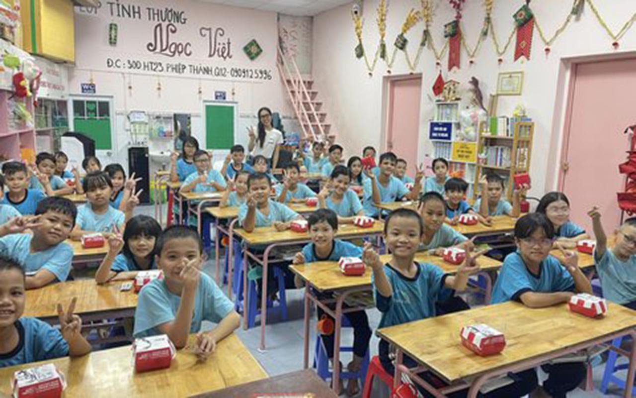 Lớp học tình thương Ngọc Việt – Nơi gieo cái chữ cho trẻ em nghèo tại thành phố Hồ Chí Minh.