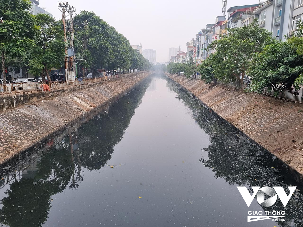 Sông Lừ cùng nhiều dòng sông khác tại Hà Nội, TP.HCM đã biến thành kênh thoát nước thải, ô nhiễm từ hàng chục năm nay.