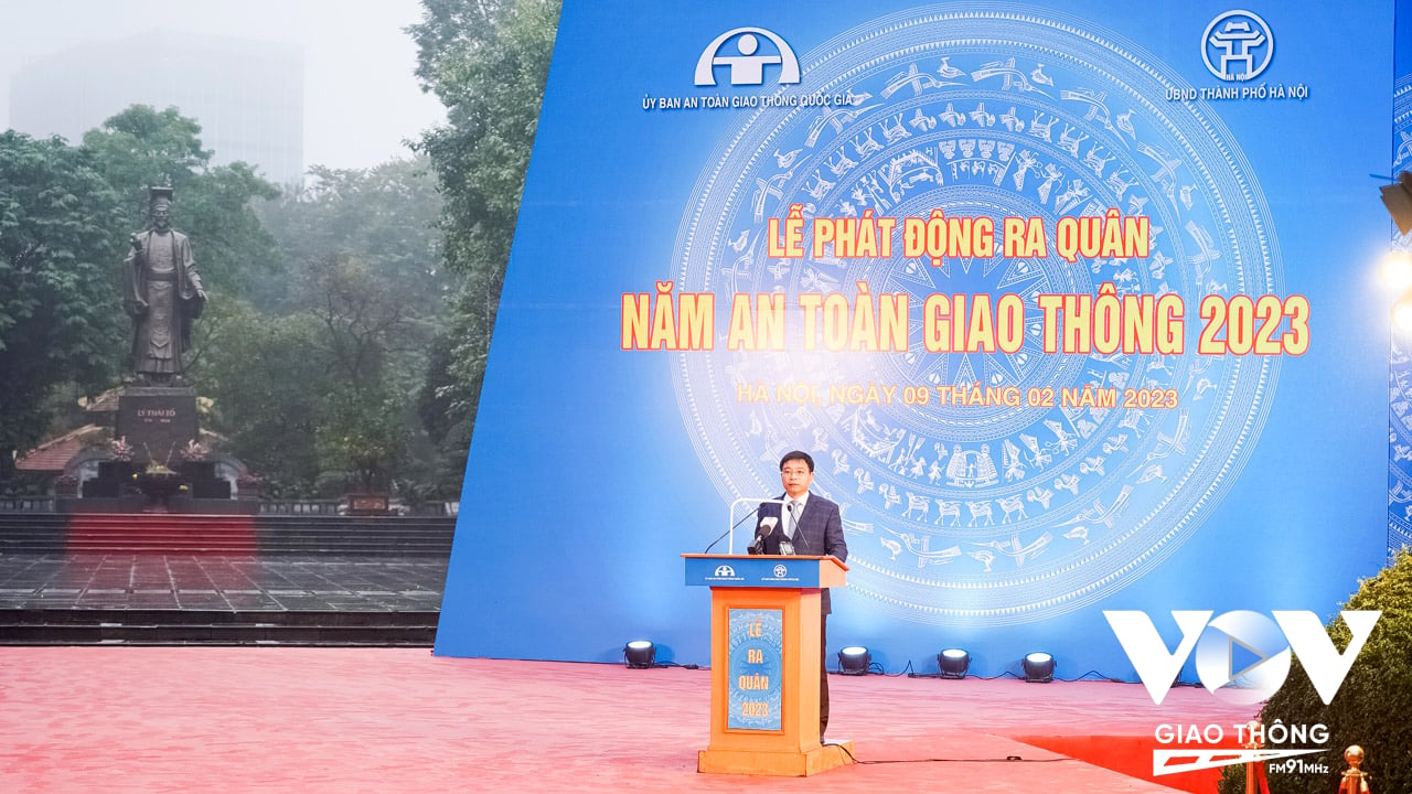 Phó Chủ tịch Thường trực Ủy ban ATGT Quốc gia, Bộ trưởng Bộ GTVT Nguyễn Văn Thắng phát động Lễ ra quân năm ATGT 2023