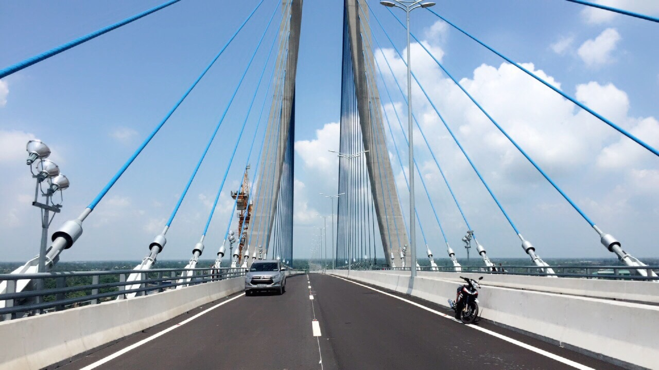 Cầu Vàm Cống bắc qua sông Hậu nối TP Cần Thơ với tỉnh Đồng Tháp
