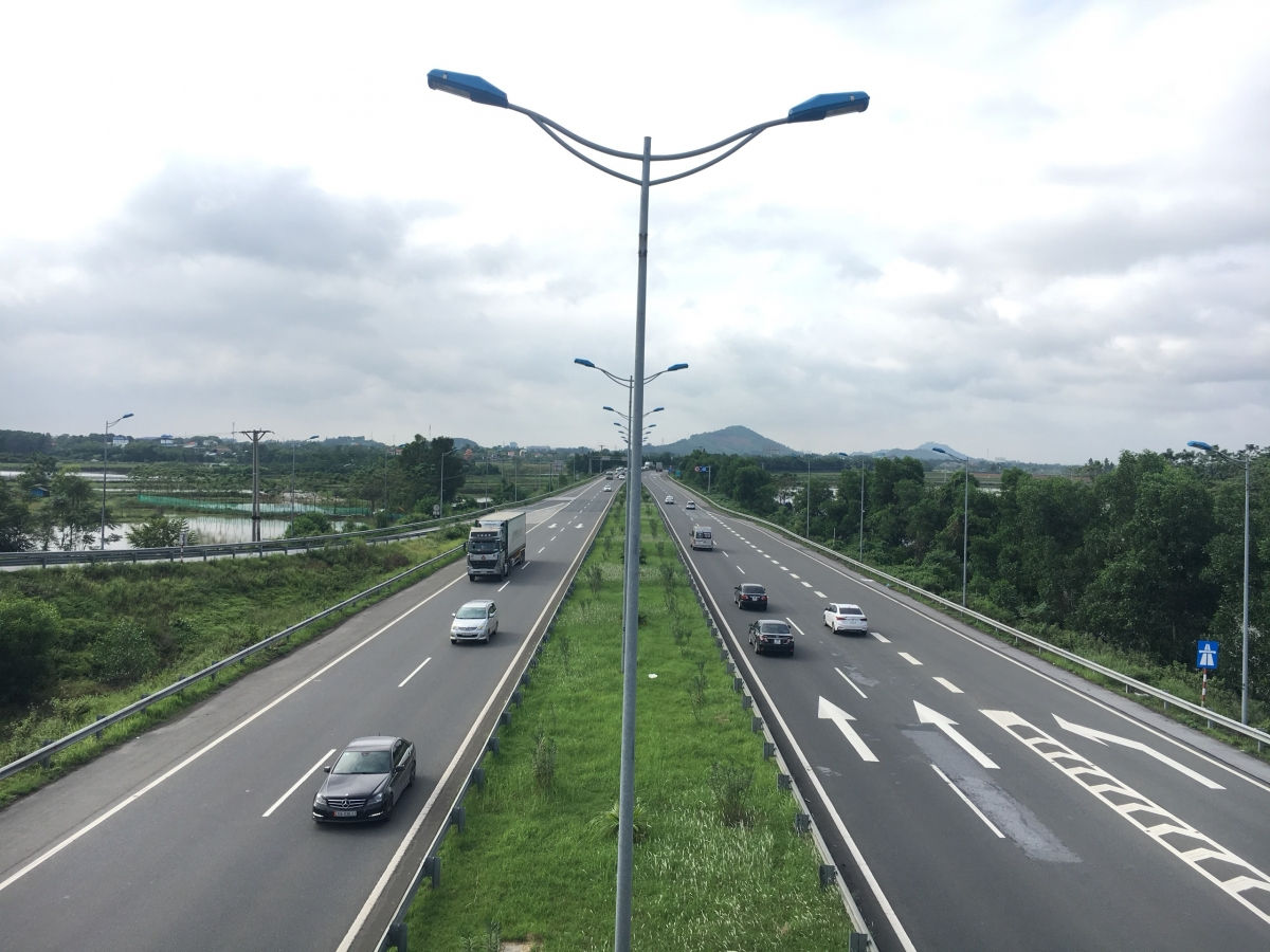 Phương tiện lưu thông trên cao tốc Nội Bài - Lào Cai (Ảnh: VOV)