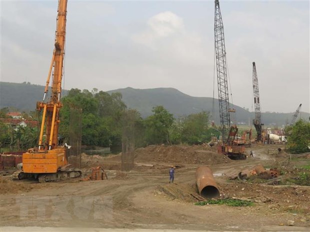 Phương tiện, thiết bị sẵn sàng phục vụ thi công dự án đường bộ cao tốc Bắc-Nam đoạn qua tỉnh Nghệ An