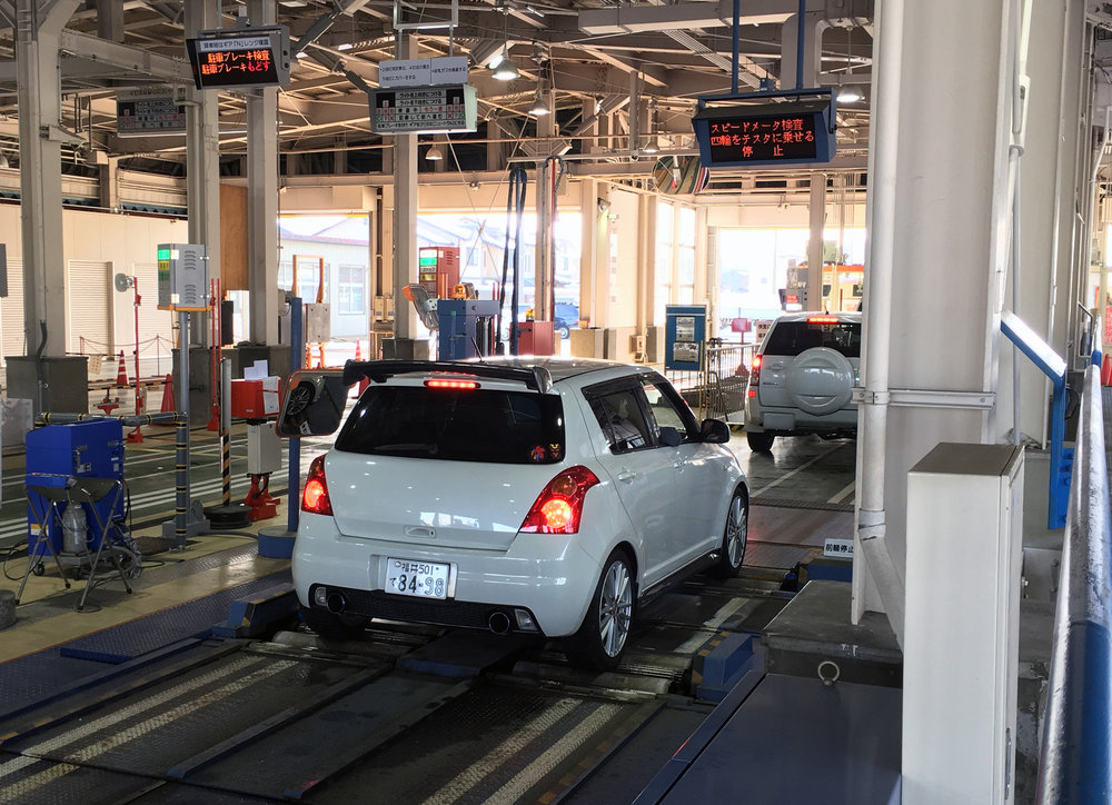Đăng kiểm xe (Shaken) tại Nhật Bản có thể được thực hiện tại các garage tư nhân. Ảnh: Ready Seat Belt