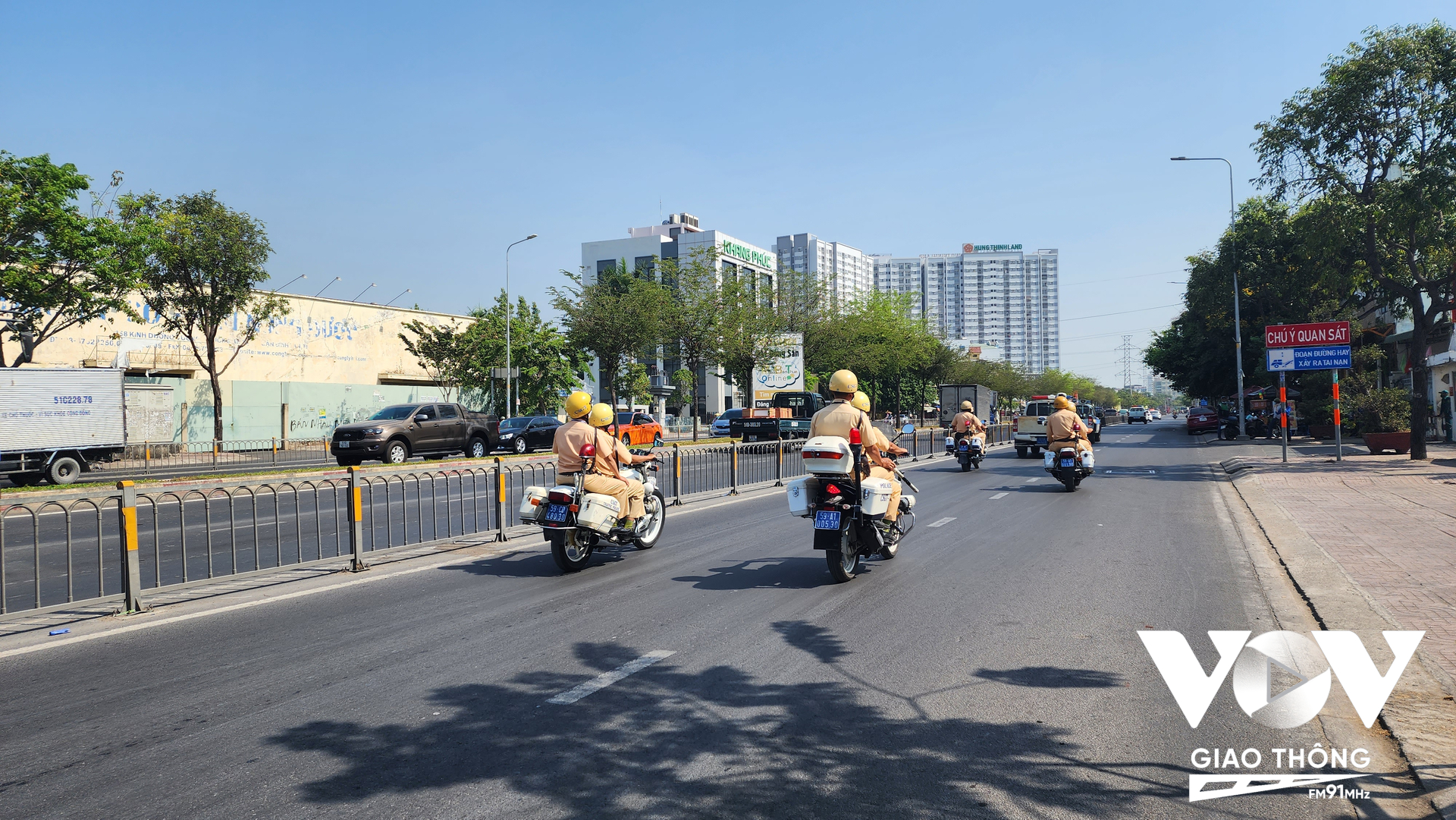 Các đơn vị cũng đã tham gia lễ ra quân, diễu hành trên nhiều tuyến đường tại địa bàn quận Bình Tân