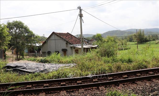 Khu vực xây dựng mới ga Xuân Sơn Nam (huyện Đồng Xuân) chưa được giải phóng mặt bằng. 