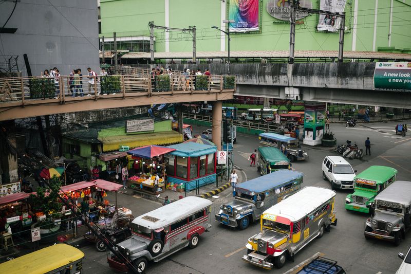 Những chiếc xe Jeepney ở Manila, Philippines. Ảnh: Bloomberg