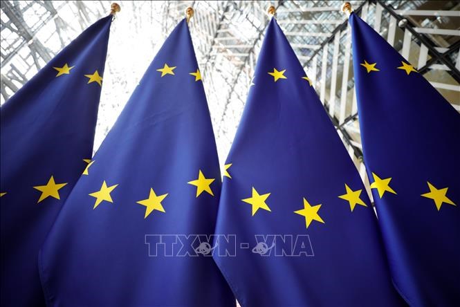 Cờ EU tại Brussels, Bỉ. Ảnh: AFP/ TTXVN