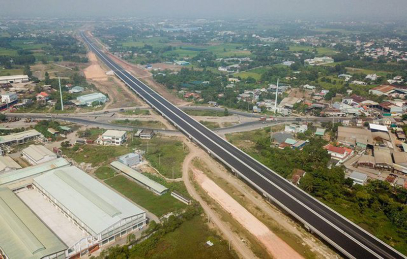 Chính phủ thống nhất Tổng công ty Đầu tư phát triển đường cao tốc Việt Nam (VEC) tự cân đối, bố trí vốn đối ứng để hoàn thành cao tốc Bến Lức - Long Thành - Ảnh baochinhphu.vn