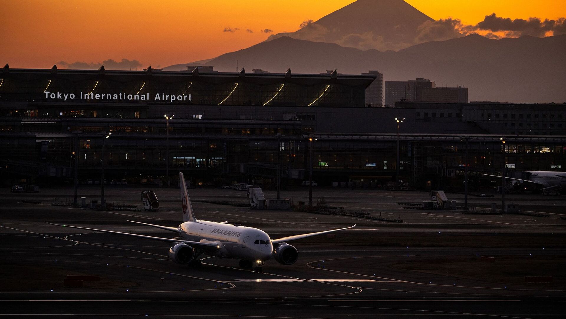 Sân bay Haneda, Tokyo. Ảnh: AFP