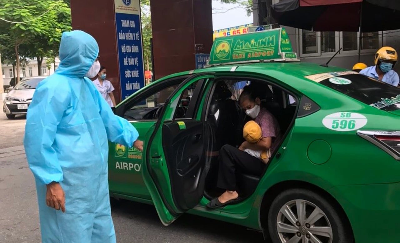 Taxi Mai Linh triển khai hỗ trợ 1000 chuyến xe an toàn cho mẹ bầu trong thời điểm đại dịch COVID-19 diễn ra. (ảnh MLG)