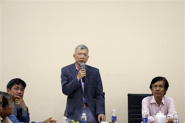 Phó Giáo sư-Tiến sỹ Nguyễn Văn Trình, chuyên gia cao cấp Viện Nghiên cứu vùng và đô thị (nguyên Phó Viện trưởng Viện Nghiên cứu phát triển Thành phố Hồ Chí Minh) phát biểu tại Hội thảo. (Ảnh: Tiến Lực/TTXVN)