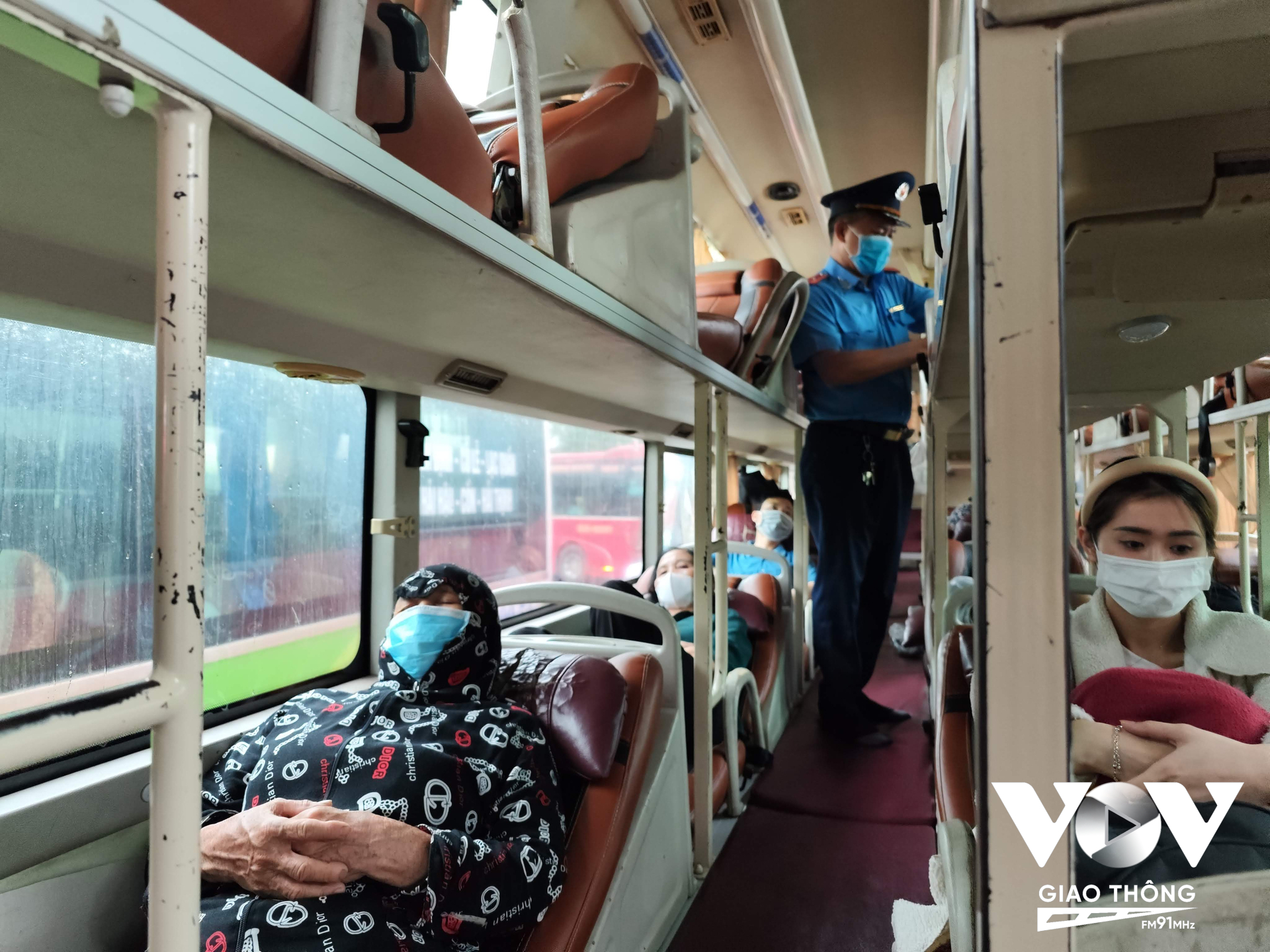 Theo đánh giá của Thanh tra Sở GTVT Hà Nội, các đơn vị quản lý bến, nhà xe và hành khách đã rất quan tâm tới vấn đề đảm bảo an toàn giao thông và phòng chống dịch