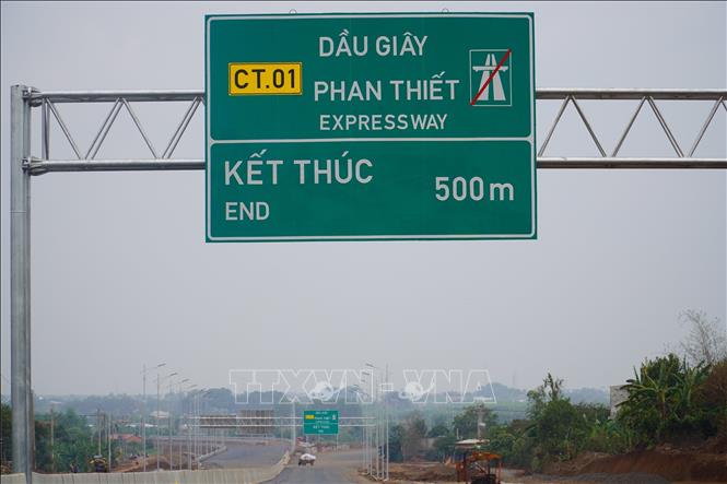 Điểm cuối cao tốc Phan Thiết - Dầu Giây tại huyện Thống Nhất, tỉnh Đồng Nai. Ảnh: Công Phong/TTXVN