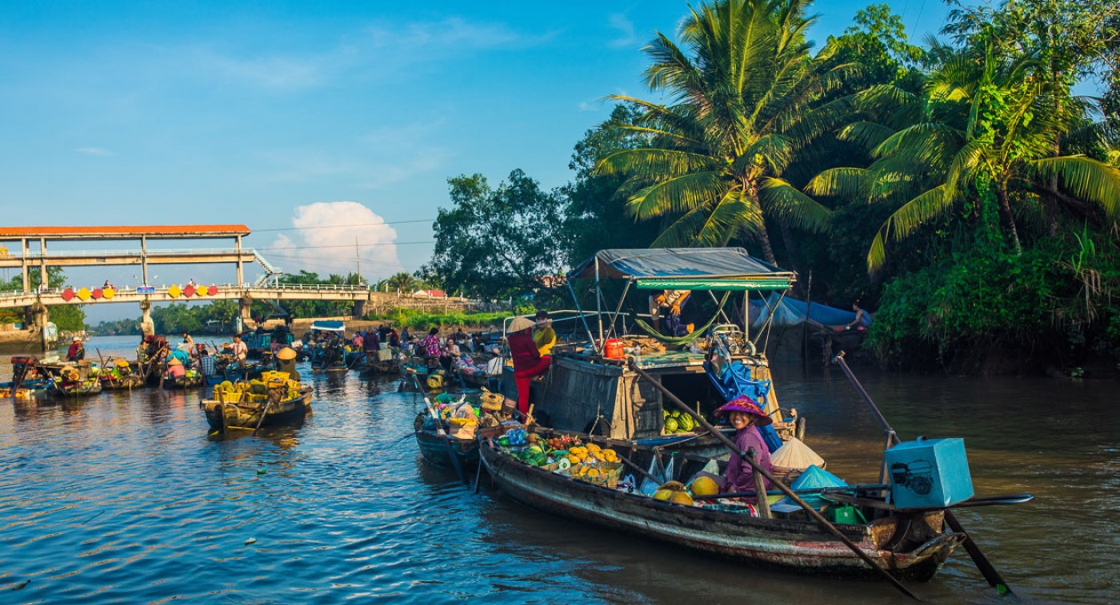 Miền Tây nổi tiếng với hình ảnh sông nước bình dị. Ảnh: Vietnam Tourism Board