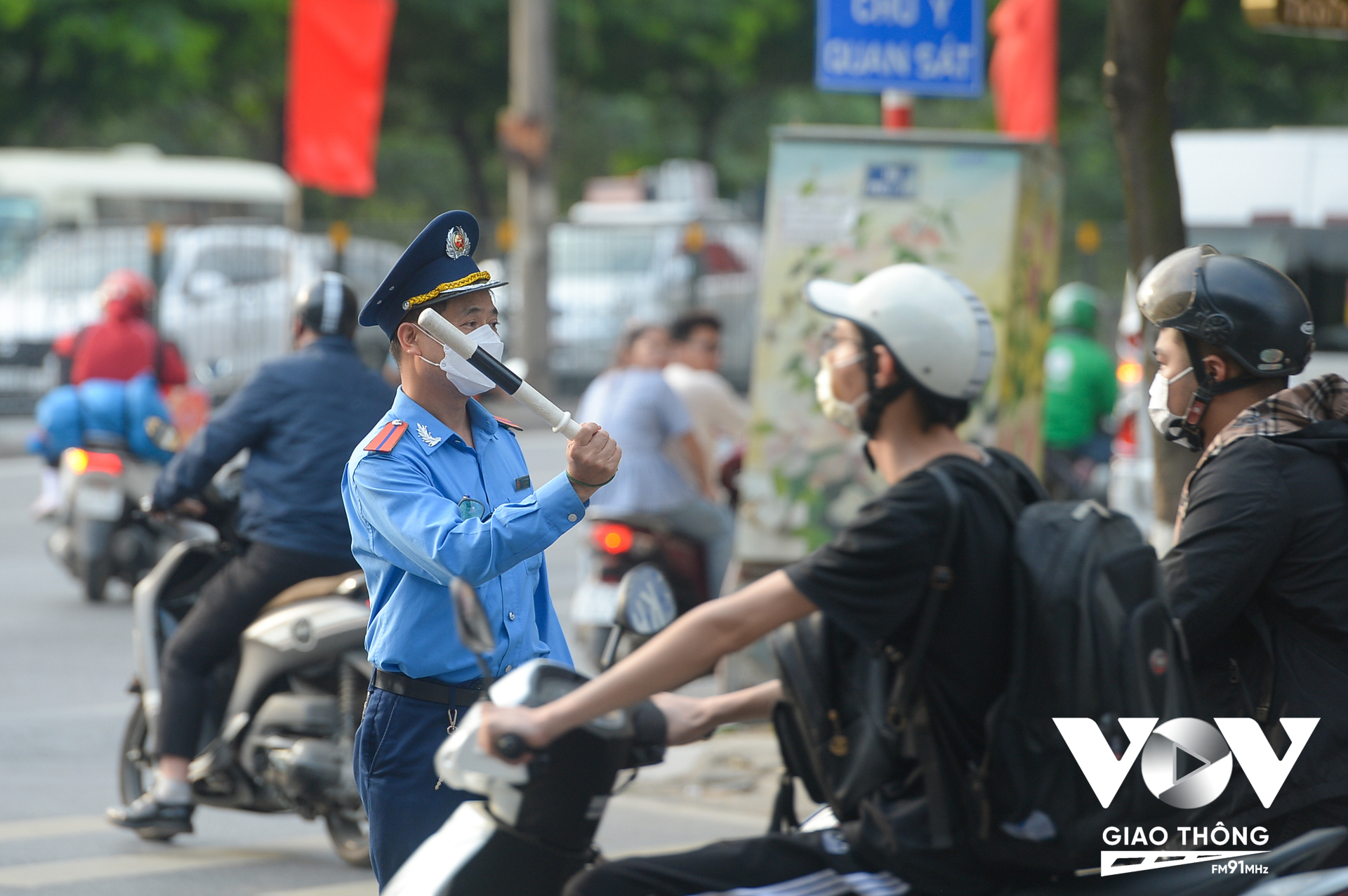Lực lượng Thanh tra giao thông Hà Nội cũng sẵn sàng lực lượng, phối hợp cùng lực lượng CSGT triển khai phương án phân luồng, điều tiết giao thông, chống ùn tắc.