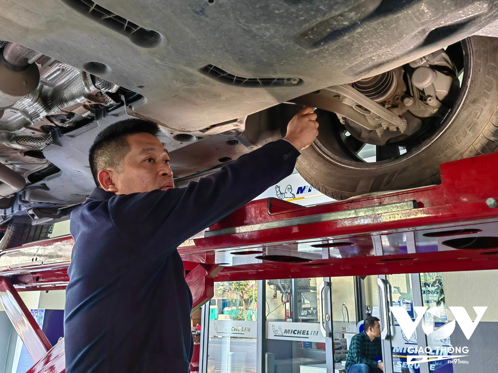 Chuyên gia về lốp Vương Thái Hà, đến từ Trung tâm lốp ô tô Michelin Nhật Phát, Hà Nội cho biết, cùng với lốp thì phanh cũng là bộ phận rất quan trọng. Việc bảo dưỡng phanh thường xuyên sẽ giúp đảm bảo an toàn.